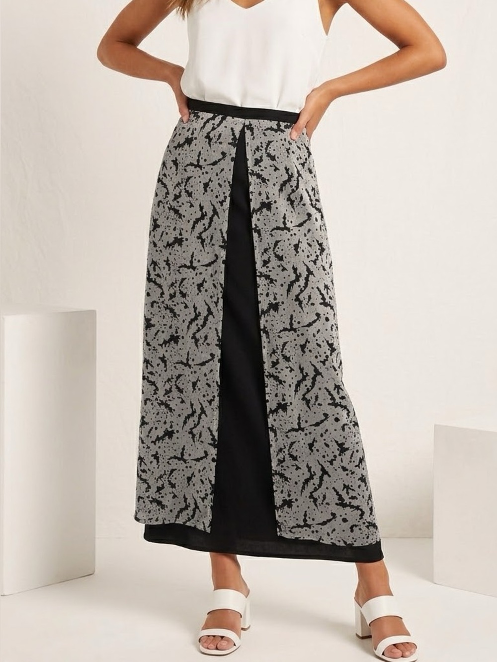 MUSE by Christian Chenail Black & Gray Split Front Maxi Skirt size XS